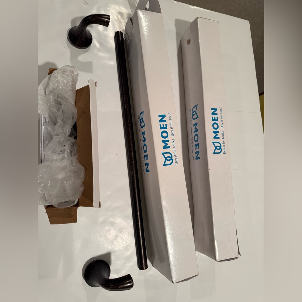 NWT Moen Oil Rubbed Bronze Towel Bar - Oil Rubbed Bronze